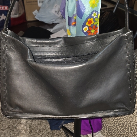 Coach Handbags - Vintage Leather Coach Bag In Black, East West Shoulder Bag, EUC